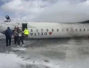 Kanada Toronto Havalimanı’nda uçak kazası