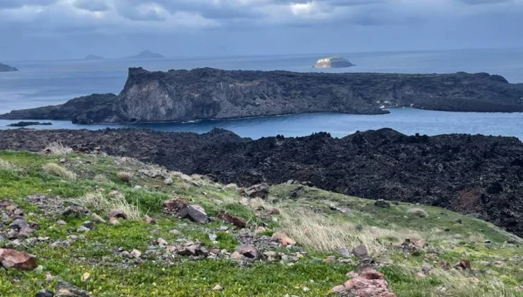 Santorini’deki Yeni Kameni volkanı faaliyete geçti!