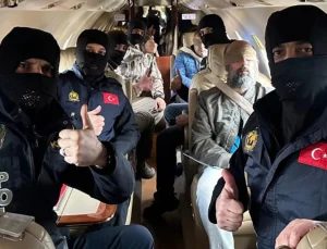 Kırmızı bültenle aranan 2 isme operasyon: Türkiye’ye getirildiler