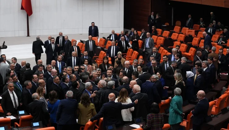 Meclis’te kavga çıktı emekli ikramiyesi unutuldu