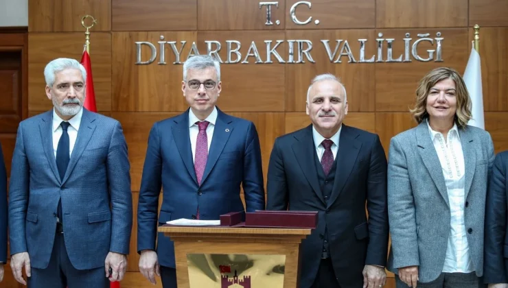 Sağlık Bakanı Kemal Memişoğlu, Diyarbakır’da