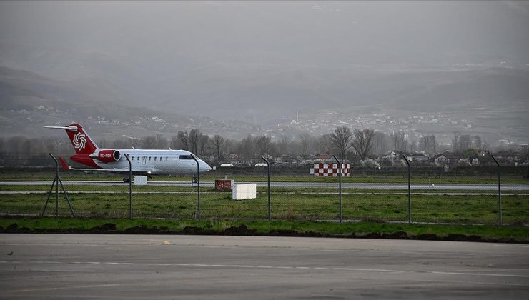 Kuzey Makedonya’daki yangında ağır yaralanan 3 kişi ambulans uçakla Türkiye’ye getiriliyor 