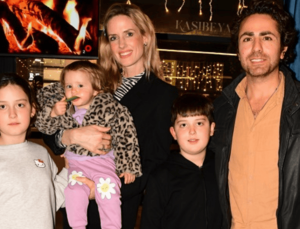 Wilma Elles Müzayede de tablo satın aldı