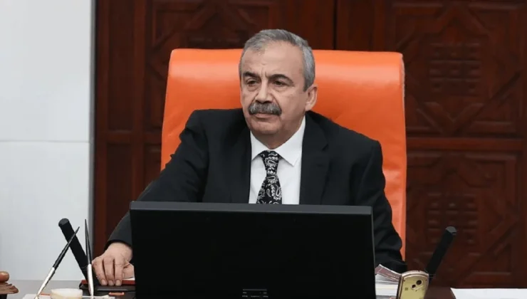 Sırrı Süreyya Önder kalp krizi geçirdi