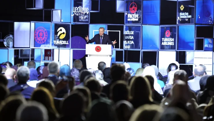 Cumhurbaşkanı Erdoğan: Ana muhalefet sanatçıları fişledi