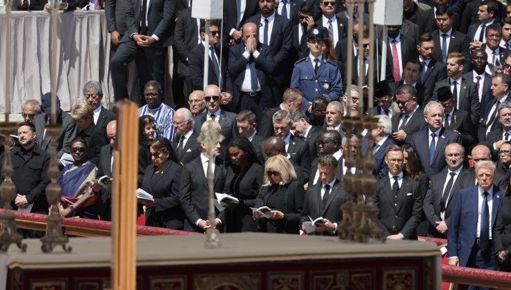 TBMM Başkanı Kurtulmuş, Papa Franciscus’un cenaze törenine katıldı