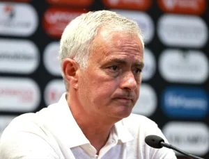 Jose Mourinho: Avrupa’da Türk futbol tarihinin gördüğünden daha fazla final oynadım