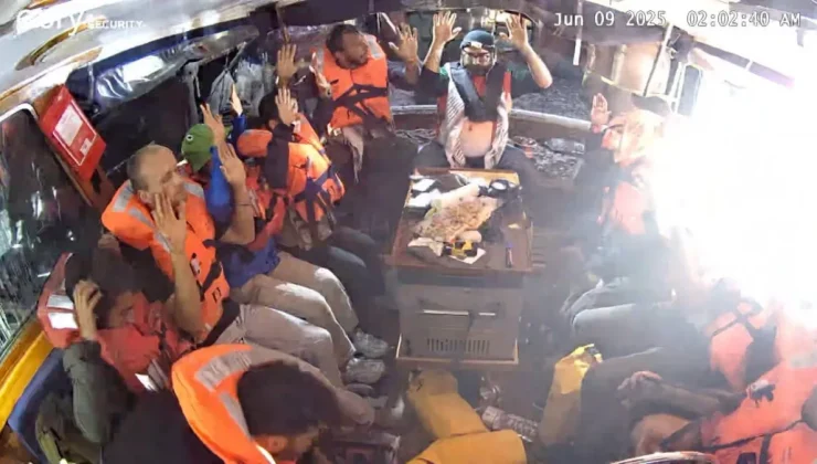 Gazze’ye yardım götüren Madleen gemisine kimyasal sıvı saldırısı