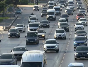İstanbul’da bayram dönüşü trafik yoğunluğu