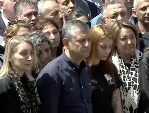 Ferdi Zeyrek son yolculuğuna uğurlanıyor: Özgür Özel gözyaşlarına boğuldu