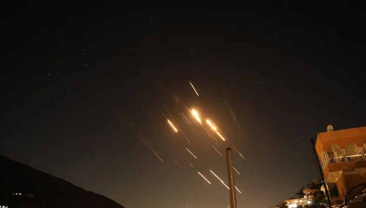 İran’dan İsrail’e yeni füze saldırıları başlatıldı