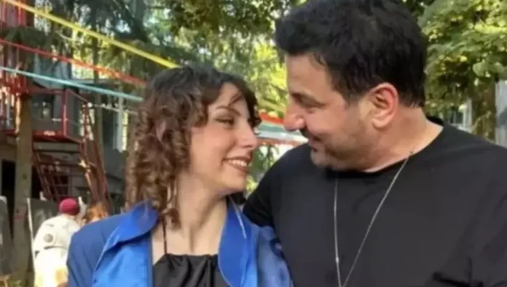 Davut Güloğlu kızının mezuniyet töreninde sahne aldı