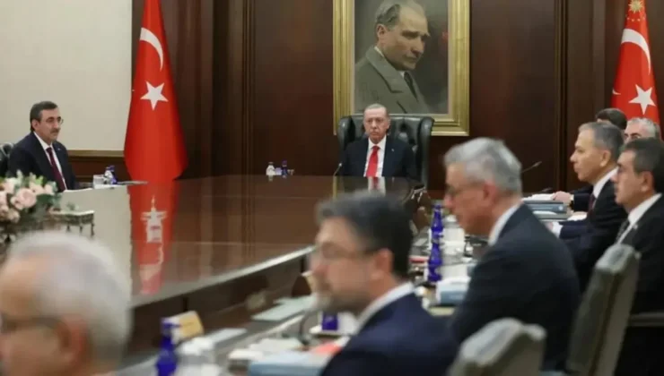 Kabine toplanıyor: Kritik başlıklar masada olacak