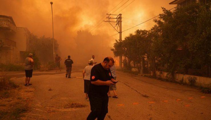 Bakan Memişoğlu: Yangınlardan etkilenen 46 kişinin tedavilerine devam ediliyor