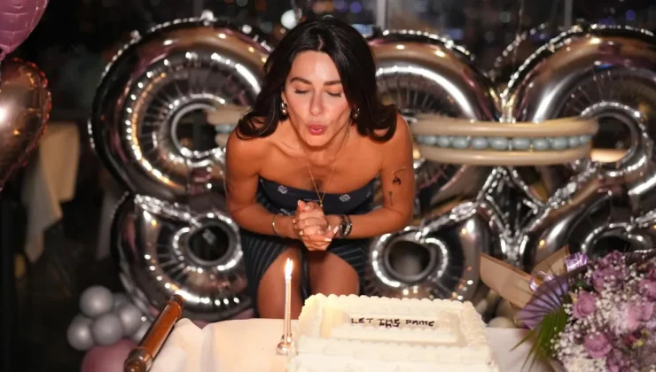 Nesrin Cavadzade’nin Mısır pozları