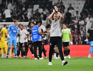 Beşiktaş tribünleri Ole Gunnar Solskjaer’i ıslıkladı!