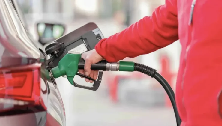 Benzine zam yolda