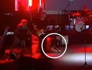 Tuğçe Kandemir sahnede düştü