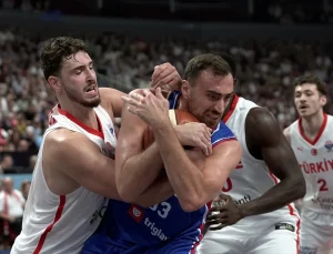 EuroBasket’te Sırbistan’ı deviren Milliler grupta 5’te 5 yaptı