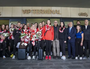 A Milli Kadın Voleybol Takımı yurda döndü