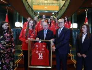 Cumhurbaşkanı Erdoğan, A Milli Kadın Voleybol Takımı’nı kabul etti