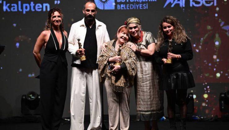 Altın Portakal’da Cahide Sonku Ödülü alan usta sanatçı Bilge Şen: Yukarıdakiler 1,5 milyon, biz oynuyoruz 5 bin liraya..