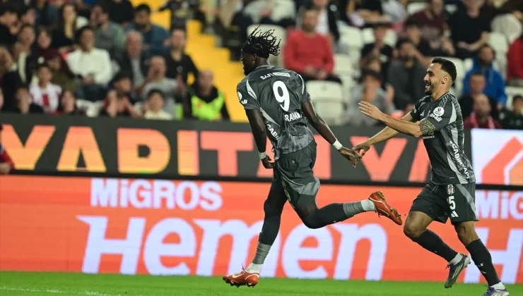 Beşiktaş, Antalyaspor’u üç golle geçti