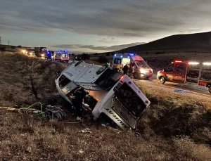 Afyonkarahisar’da yolcu otobüsü kaza yaptı
