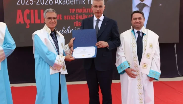 Sağlık Bakanı Prof. Dr. Kemal Memişoğlu: “Beyaz önlüğü vicdanınız olarak düşünün, hekimlik adanmışlık mesleğidir”