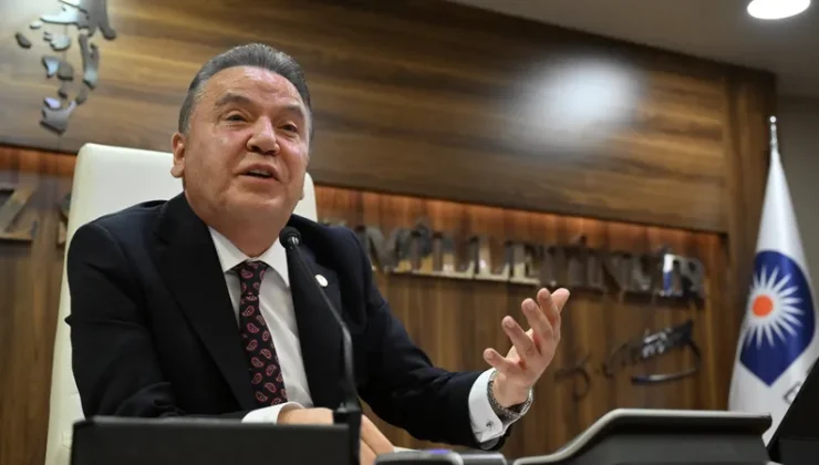 Muhittin Böcek hastaneye kaldırıldı