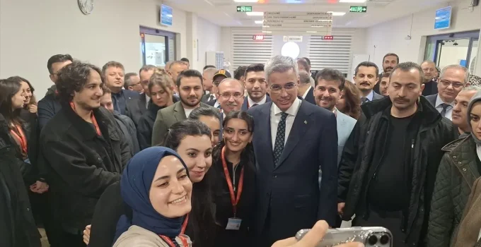 Sağlık Bakanı Memişoğlu, Bafra Ağız ve Diş Sağlığı Hastanesini ziyaret etti