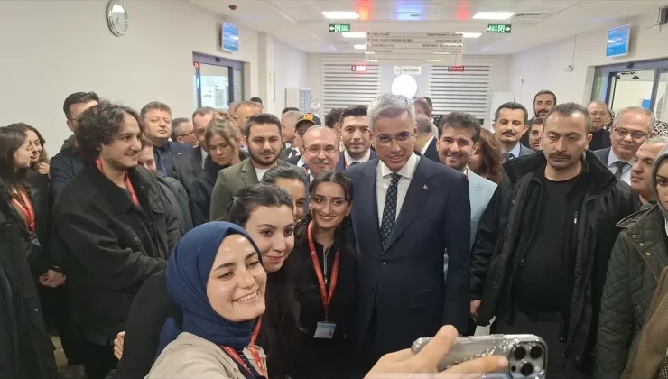 Sağlık Bakanı Memişoğlu, Bafra Ağız ve Diş Sağlığı Hastanesini ziyaret etti