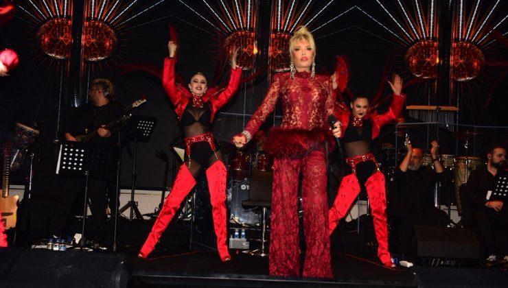 Ajda Pekkan, Chamada Prestige Hotel’de büyüleyici bir geceye imza attı