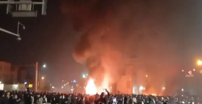 İran’daki protestolarda can kaybı 538’e yükseldi: Ceset torbalarında yakınlarını aradılar