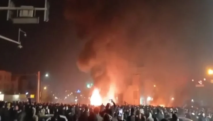 İran’daki protestolarda can kaybı 538’e yükseldi: Ceset torbalarında yakınlarını aradılar