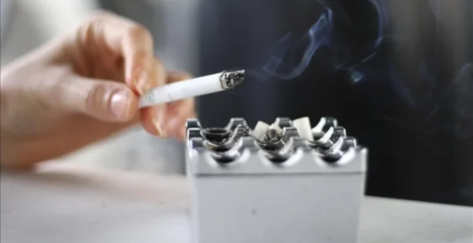 Sigara yasağı genişletiliyor: Çocuk parkları ve plajlar kırmızı hat ilan edilecek