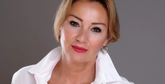 Pınar Altuğ konuştu: Ben genelde cenazede başını kapatmayanlardanım