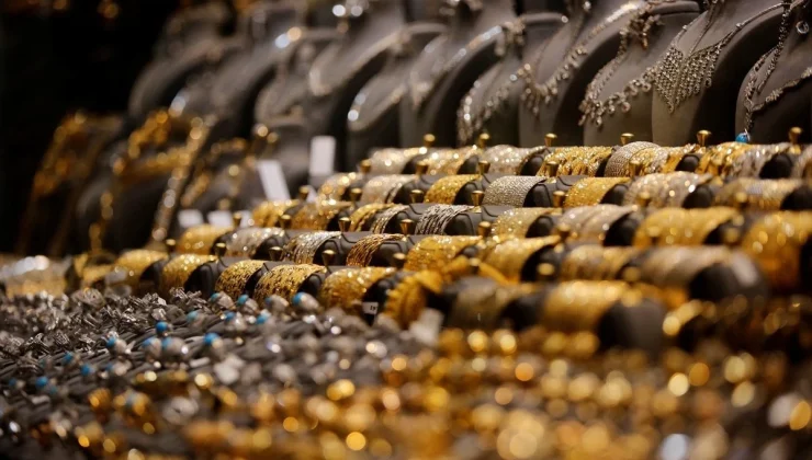 Altın satış eğilimiyle düşüşe geçti