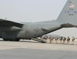 Orta Doğu’ya yığınak yapan ABD ordusu, eş zamanlı olarak Katar’daki üslerini tahliye etti