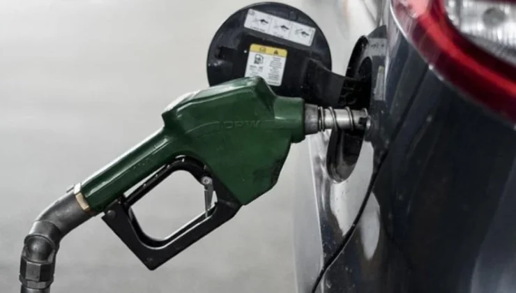 Motorine salı gününden itibaren 2 lira 40 kuruşluk zam geleceği açıklandı
