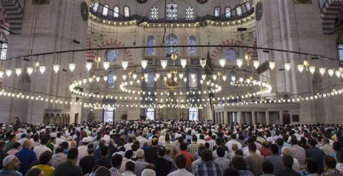 Diyanet açıkladı: İl il bayram namazı saatleri
